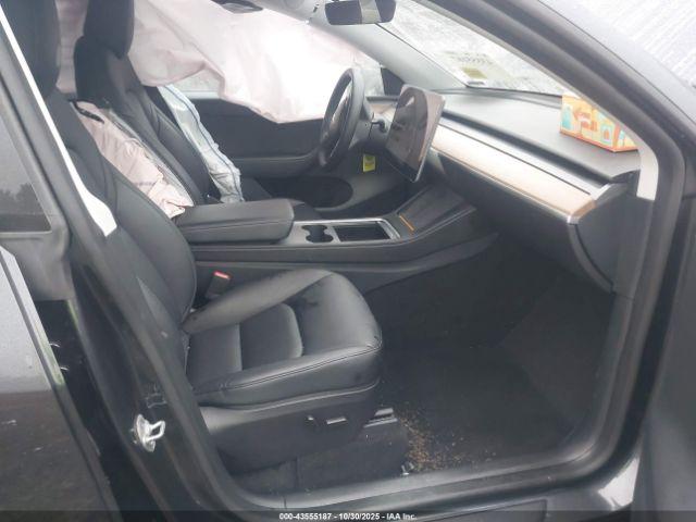 Tesla Model Y Long Range Dual Motor All-wheel Drive Image 5