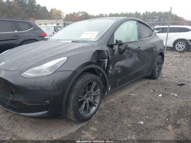 Tesla Model Y Long Range Dual Motor All-wheel Drive Image 7