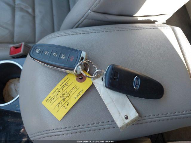 Ford Escape Titanium Image 9