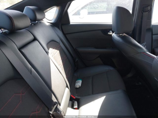 Kia Forte Gt Image 4