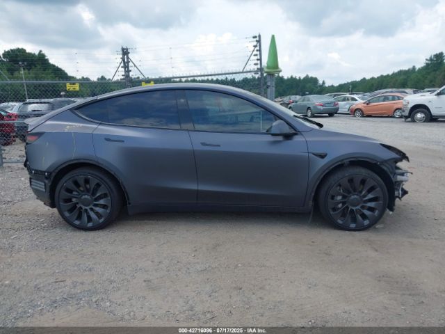 Tesla Model Y Image 17