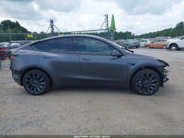 Tesla Model Y Image 17