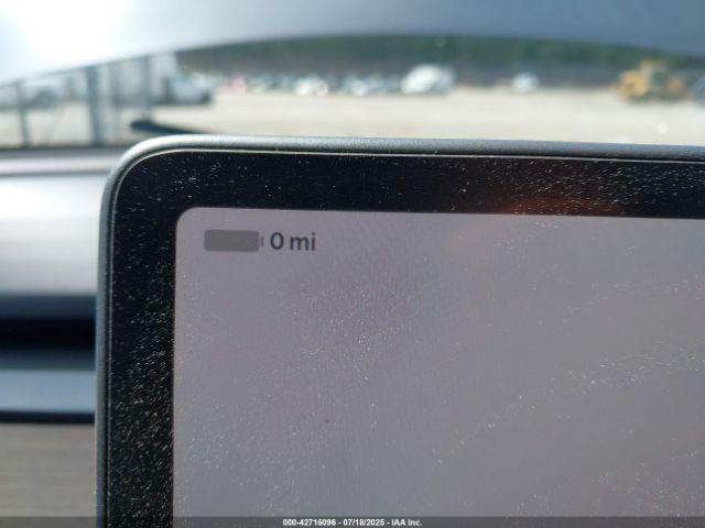 Tesla Model Y Image 19