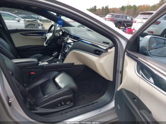 Cadillac XTS Platinum Image 16