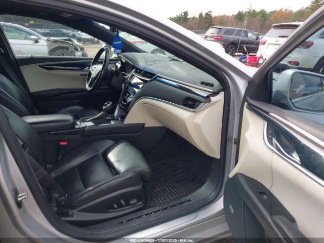 Cadillac XTS Platinum Image 16