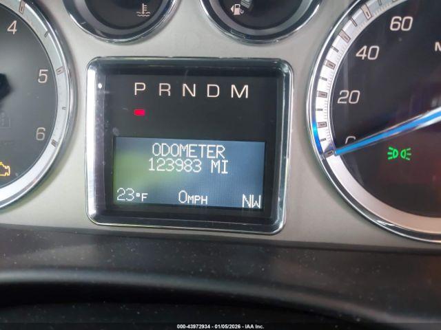 Cadillac Escalade Standard Image 9