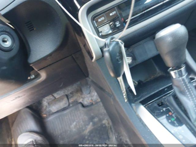 Toyota Corolla Le Image 12