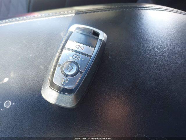 Ford Explorer Xlt Image 8