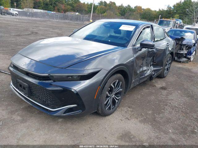 Toyota Crown Xle Image 2