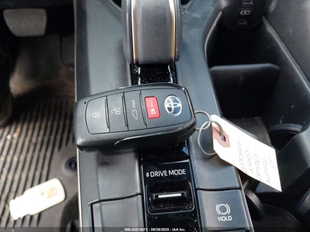 Toyota Crown Xle Image 6