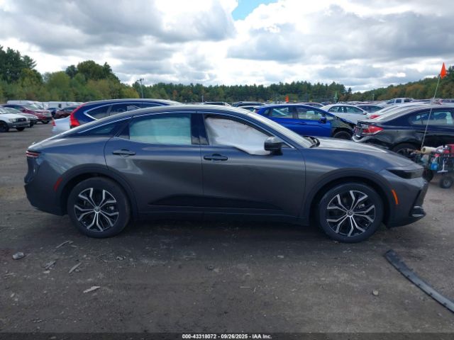 Toyota Crown Xle Image 8