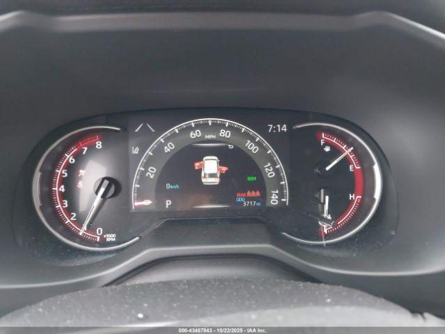 Toyota RAV4 Le Image 10