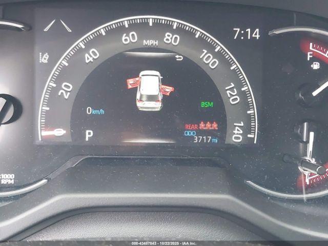 Toyota RAV4 Le Image 6