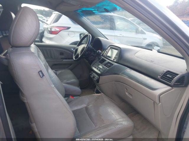 Honda Odyssey Touring Image 2