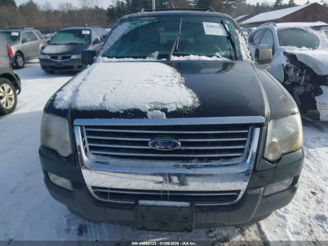Ford Explorer Xlt Image 9