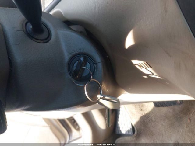 Toyota Corolla Ce Image 7