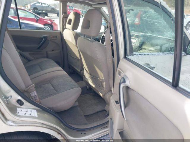 Toyota RAV4 Image 11