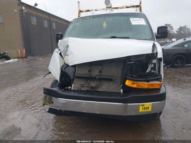 GMC Savana Work Van Image 3