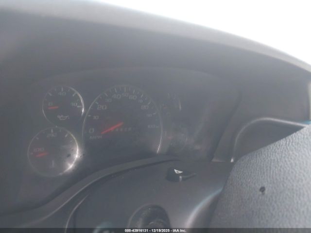 GMC Savana Work Van Image 4