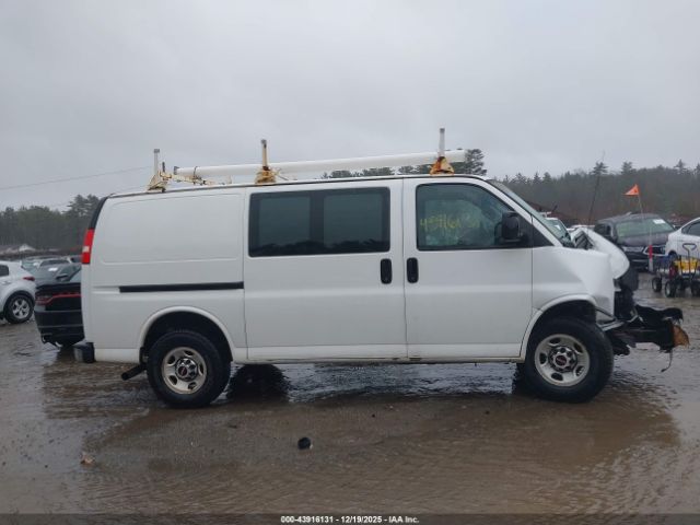 GMC Savana Work Van Image 7