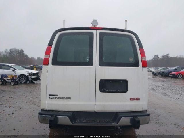 GMC Savana Work Van Image 12