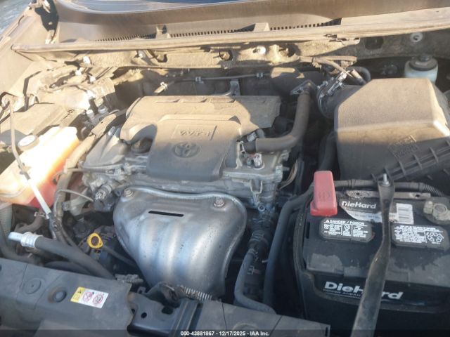 Toyota RAV4 Le Image 8