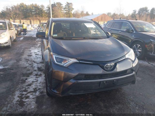 Toyota RAV4 Le Image 11