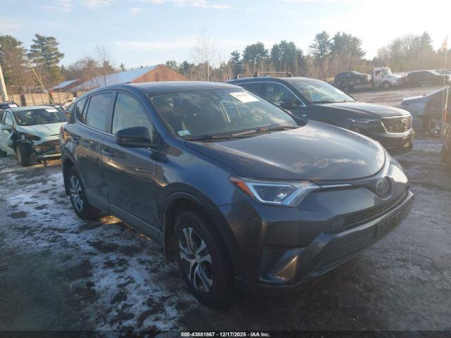 Toyota RAV4 Le Image 13