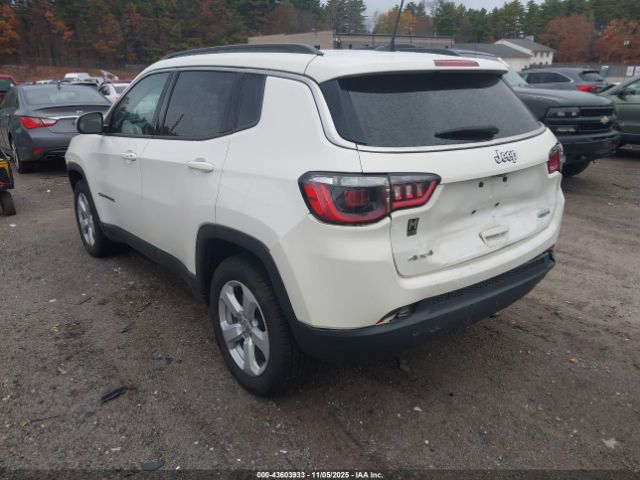 Jeep Compass Latitude 4x4 Image 10