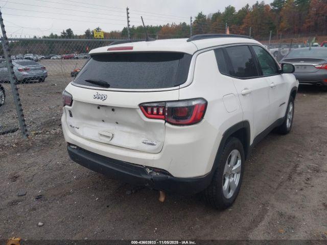 Jeep Compass Latitude 4x4 Image 11