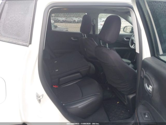 Jeep Compass Latitude 4x4 Image 5