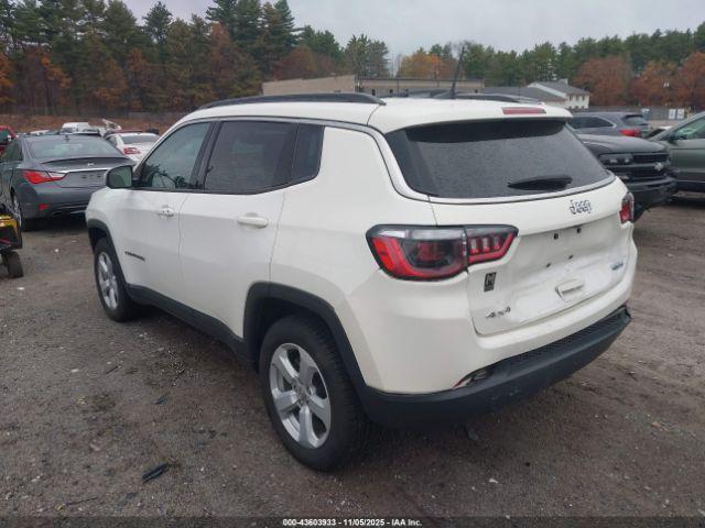 Jeep Compass Latitude 4x4 Image 6