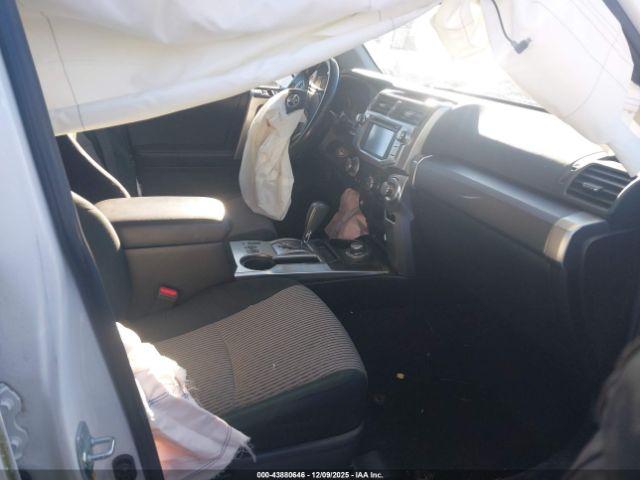 Toyota 4Runner Sr5 Image 16