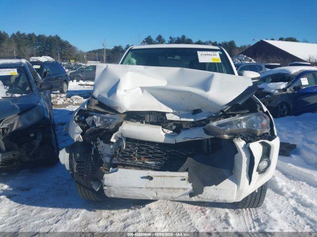 Toyota 4Runner Sr5 Image 10