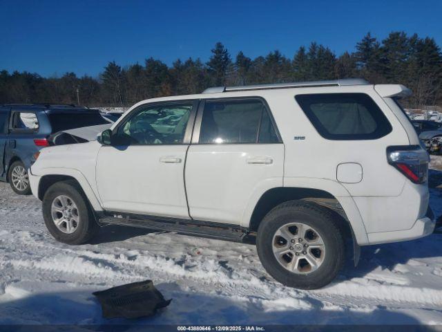Toyota 4Runner Sr5 Image 9