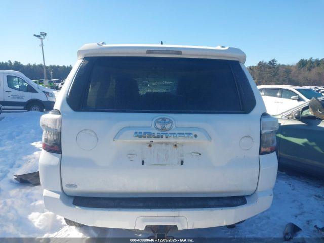 Toyota 4Runner Sr5 Image 2