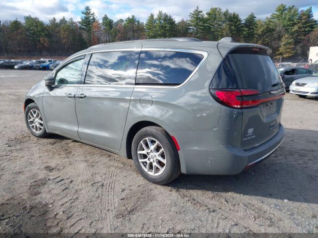 Chrysler Pacifica Touring L Image 5