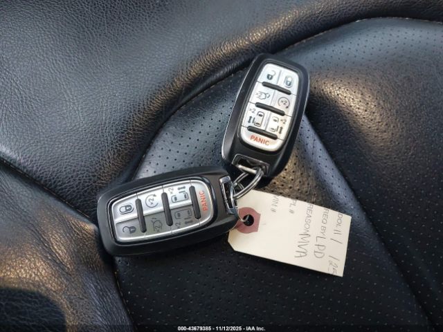 Chrysler Pacifica Touring L Image 13