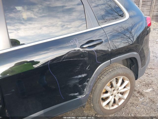 Jeep Cherokee Limited 4x4 Image 10