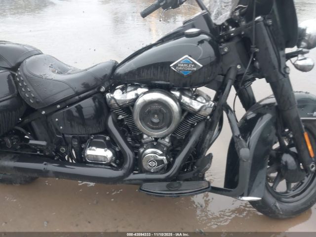 Harley-Davidson Flhc Image 11