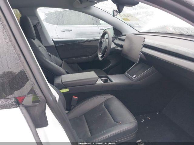 Tesla Model Y Image 3