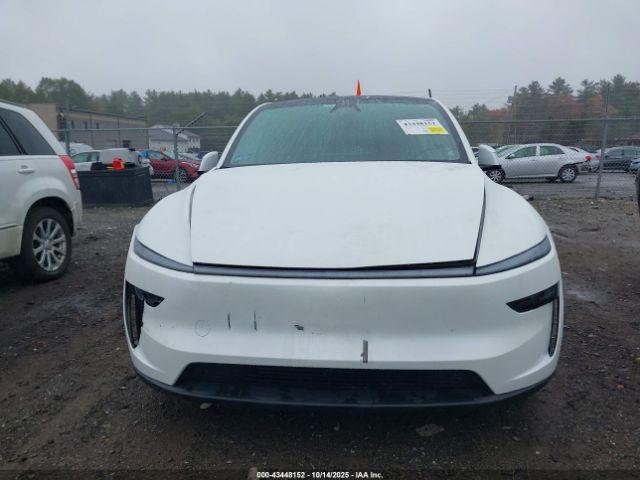 Tesla Model Y Image 14