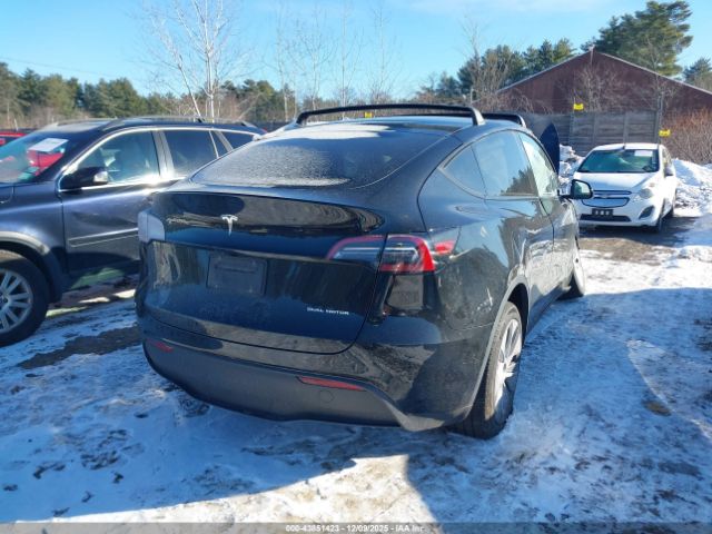 Tesla Model Y Image 12