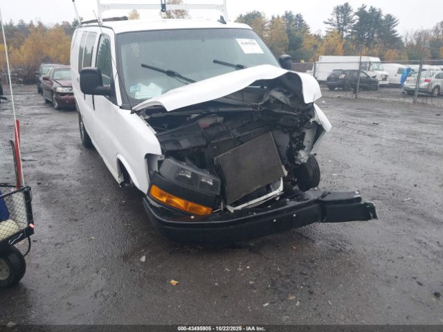 GMC Savana Work Van Image 13