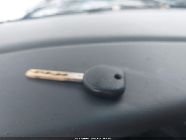 GMC Savana Work Van Image 10