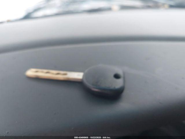 GMC Savana Work Van Image 10