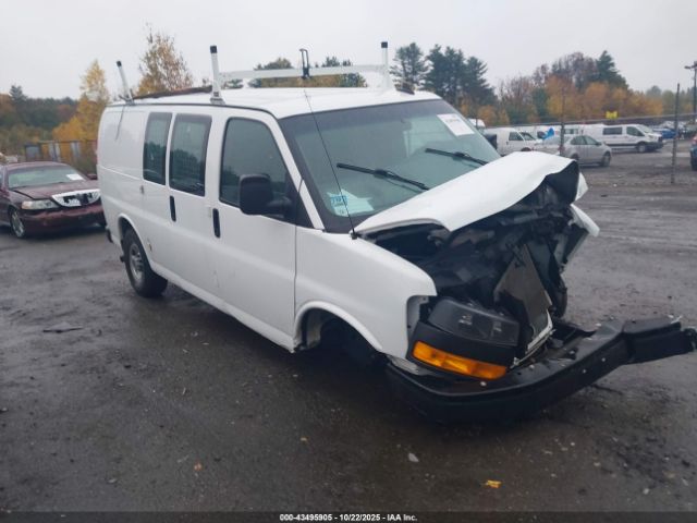 GMC Savana Work Van Image 8
