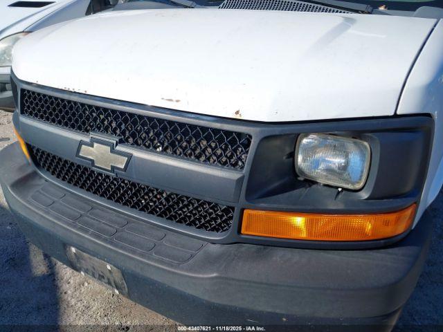 Chevrolet Express Work Van Image 11