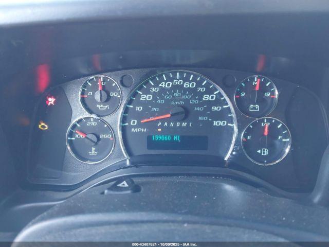 Chevrolet Express Work Van Image 16