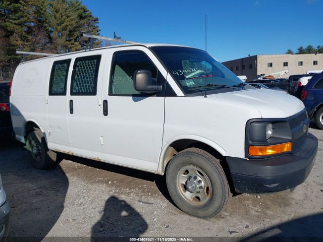 Chevrolet Express Work Van Image 3